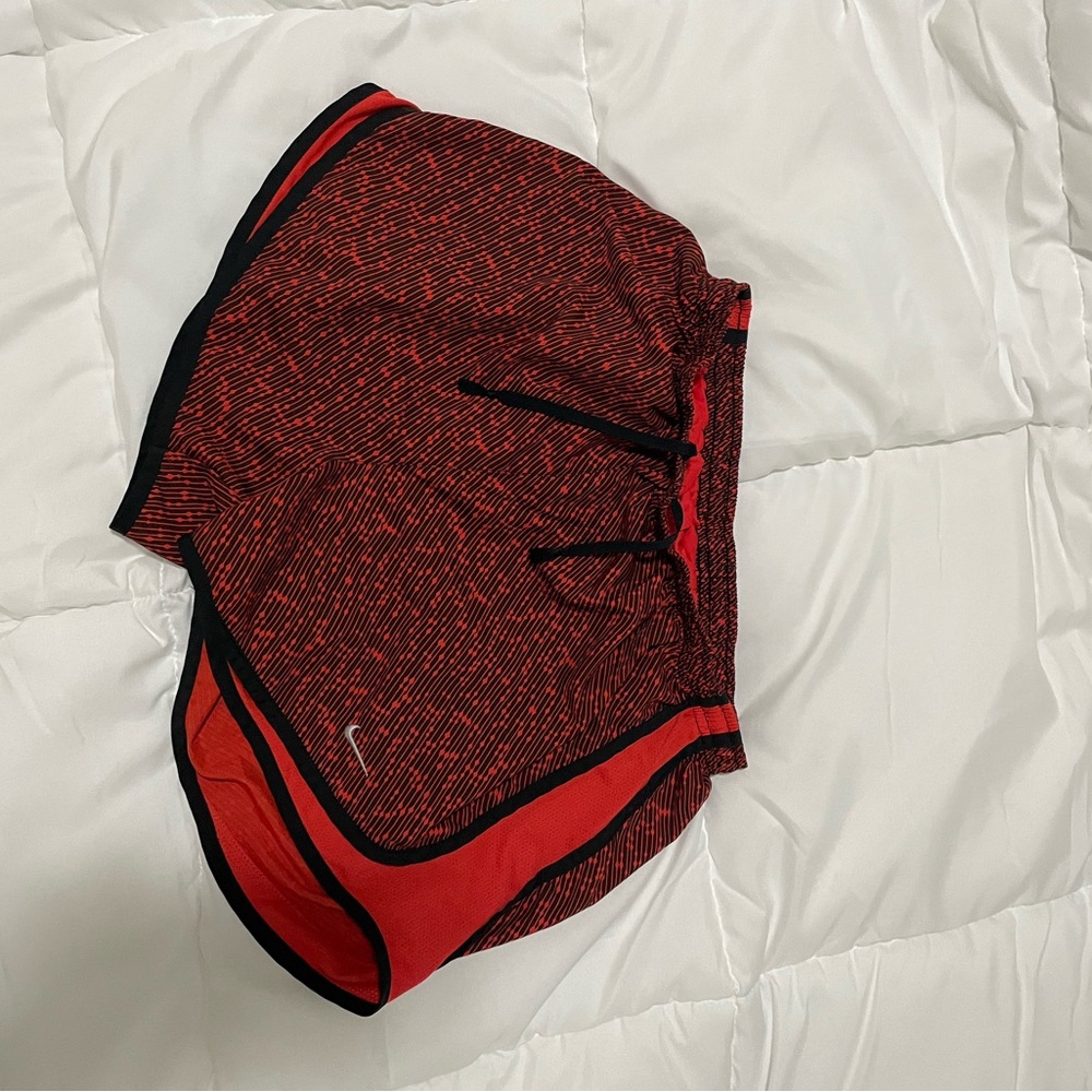 Nike Red and Black Women's Dri-FIT Tempo Mid-Rise Brief-Lined Running Shorts